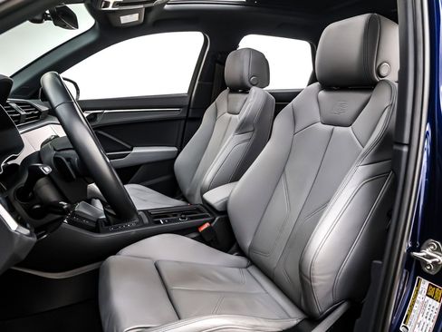 Used 2023 Audi Q3 2.0T Premium w/ Black Optic Sport Package image 18