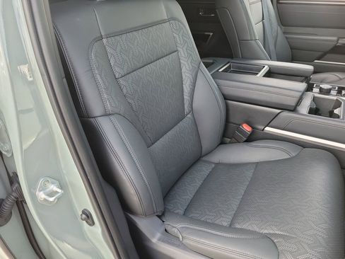 Used 2025 Toyota Tundra Limited AWD/4WD image 22
