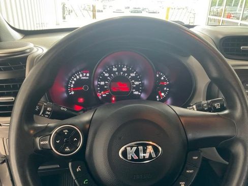Used 2015 Kia Soul FWD image 5