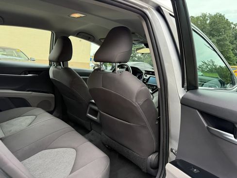 Used 2018 Toyota Camry LE FWD image 15
