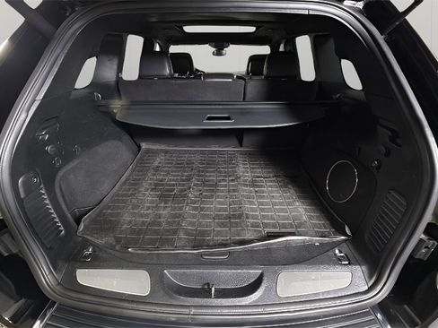 Used 2017 Jeep Grand Cherokee Overland image 27