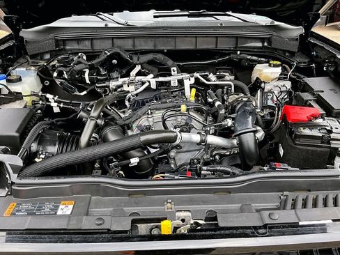 Certified 2025 Ford Bronco Outer Banks w/ Sasquatch Package image 32