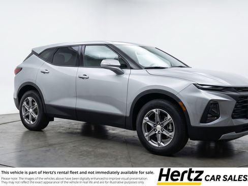 Used 2025 Chevrolet Blazer LT image 1