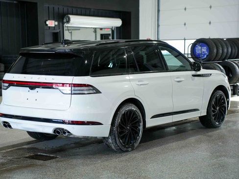 Used 2025 Lincoln Aviator Reserve w/ Jet Appearance Package image 5