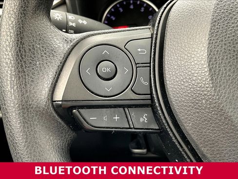 Used 2021 Toyota RAV4 LE image 11