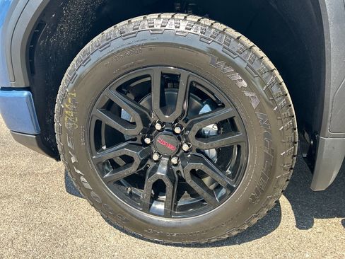 New 2026 GMC Sierra 1500 Elevation w/ LPO, Elevation Black Package AWD/4WD image 43