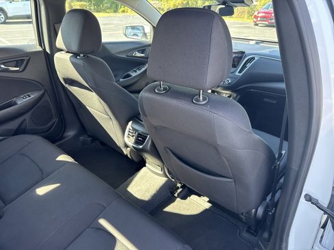 Used 2024 Chevrolet Malibu LT image 29