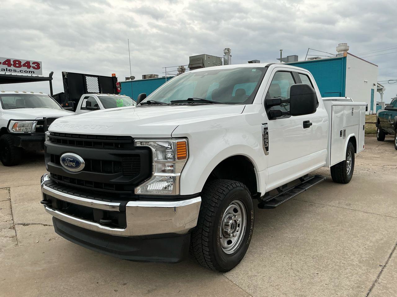 Used 2021 Ford F250 XL w/ Power Equipment Group AWD/4WD image 2