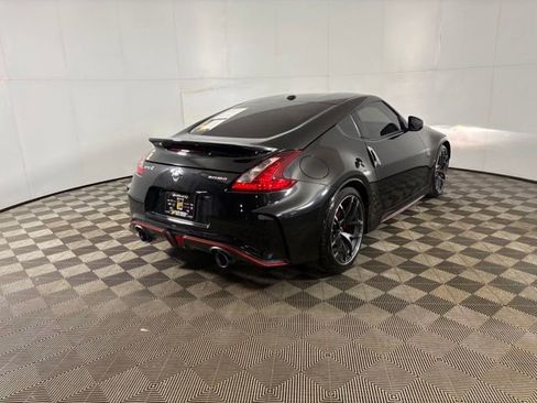 Used 2019 Nissan 370Z NISMO RWD image 4