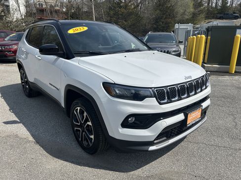 Used 2023 Jeep Compass Limited AWD/4WD image 3