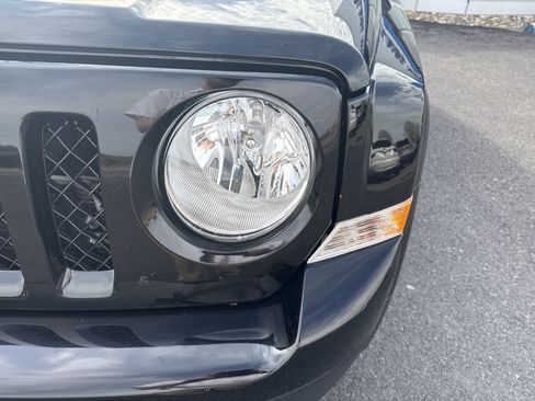 Used 2016 Jeep Patriot Latitude image 9