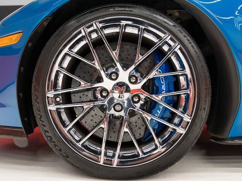 Used 2010 Chevrolet Corvette ZR1 w/ Preferred Equipment Group RWD image 26