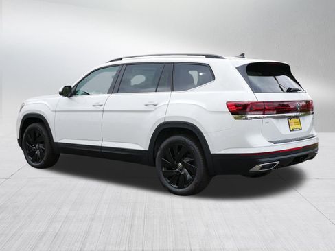 New 2026 Volkswagen Atlas SE image 3