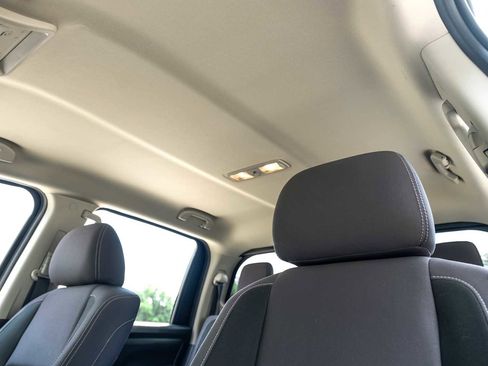 Used 2022 Nissan Titan SV w/ SV Convenience Package RWD image 32