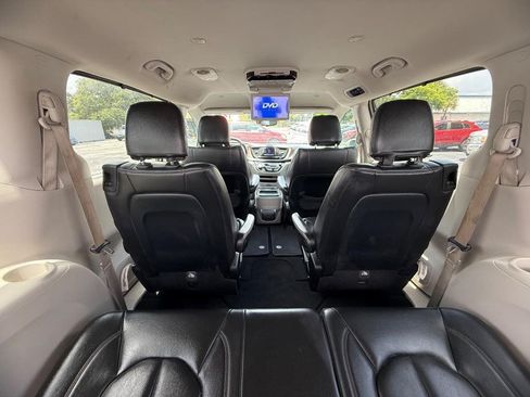 Used 2017 Chrysler Pacifica Touring-L FWD image 21