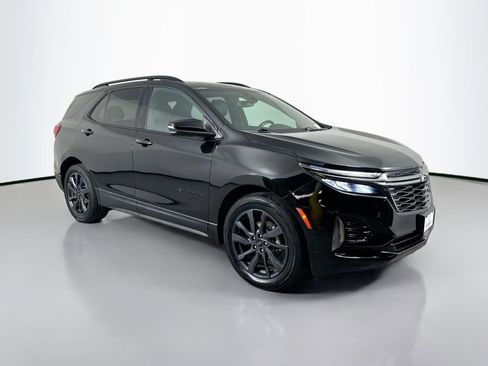 Used 2022 Chevrolet Equinox RS w/ RS Leather Package image 3