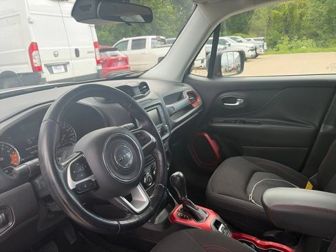 Used 2016 Jeep Renegade Trailhawk AWD/4WD image 17