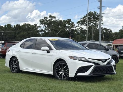 Used 2024 Toyota Camry SE FWD image 14