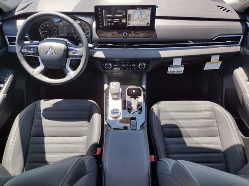 New 2026 Mitsubishi Outlander SE AWD/4WD image 2