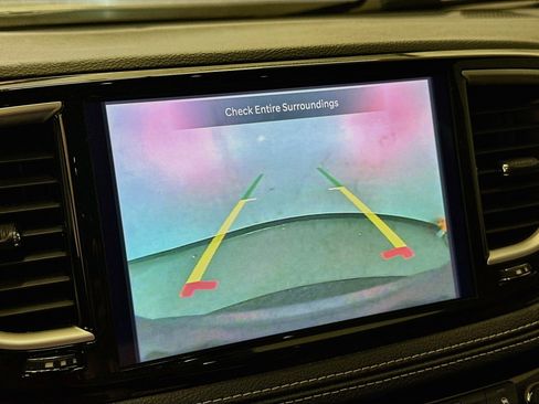 Used 2023 Chrysler Pacifica Touring-L FWD image 22