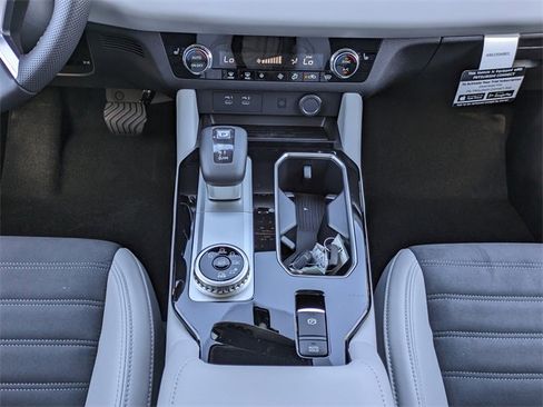 New 2025 Mitsubishi Outlander SE image 20