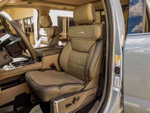 Used 2026 Ford F450 Platinum w/ Platinum Plus Package image 30