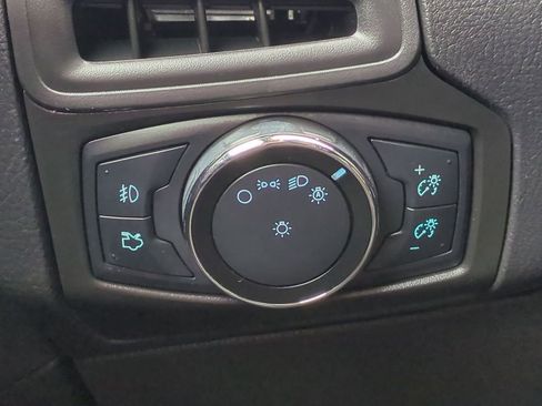 Used 2014 Ford Focus SE w/ SE Sport Package image 17