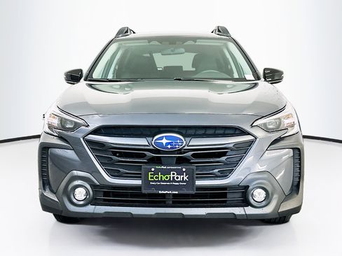Used 2023 Subaru Outback Premium image 2