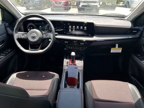 New 2026 Nissan Kicks SR FWD image 11