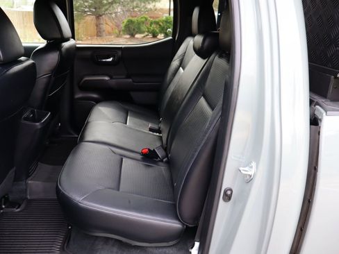 Used 2023 Toyota Tacoma TRD Off-Road w/ TRD Premium Off Road Package AWD/4WD image 39