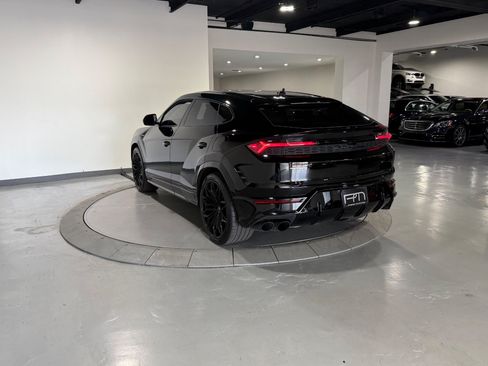 Used 2025 Lamborghini Urus SE AWD/4WD image 14
