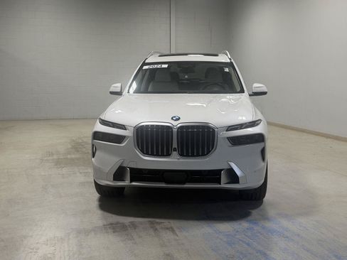 Used 2024 BMW X7 xDrive40i w/ Executive Package AWD/4WD image 13