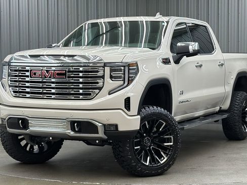 Used 2026 GMC Sierra 1500 Denali AWD/4WD image 1