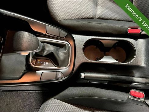 Used 2025 Kia Soul LX w/ LX Technology Package FWD image 17