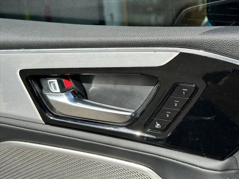 Used 2023 Acura MDX FWD image 16