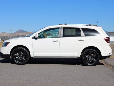 Used 2019 Dodge Journey Crossroad image 3