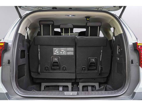 Used 2025 Kia Carnival SX Prestige FWD image 25