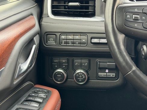 Used 2023 GMC Yukon XL Denali Ultimate AWD/4WD image 37
