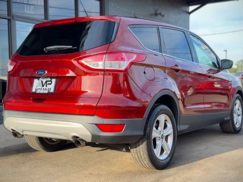Used 2016 Ford Escape SE FWD image 2