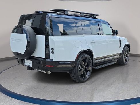 New 2026 Land Rover Defender 130 X-Dynamic SE AWD/4WD image 5