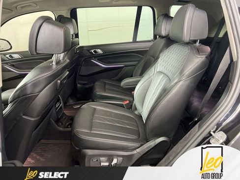 Used 2019 BMW X7 xDrive50i w/ Premium Package AWD/4WD image 12