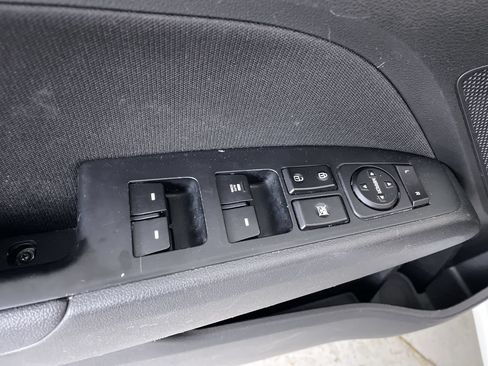 Used 2018 Hyundai Elantra SEL FWD image 11