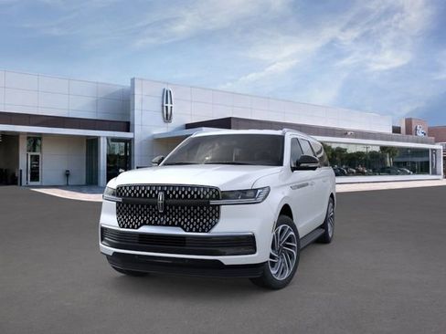 New 2026 Lincoln Navigator L Premier AWD/4WD image 3