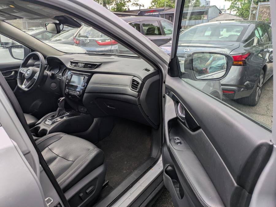 Used 2020 Nissan Rogue SL FWD image 9