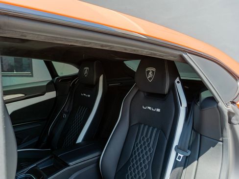 Used 2023 Lamborghini Urus S AWD/4WD image 50