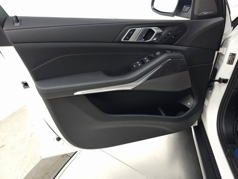 Used 2026 BMW X5 xDrive50e w/ Climate Comfort Package image 10