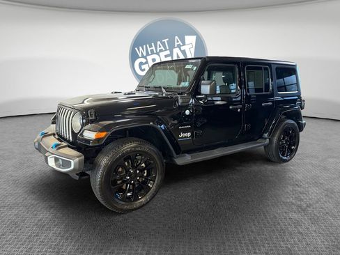Used 2023 Jeep Wrangler Unlimited Sahara w/ Cold Weather Group AWD/4WD image 8