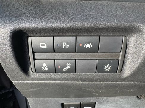 Used 2023 Nissan Kicks S FWD image 12