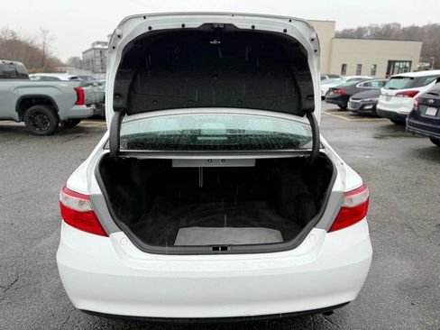 Used 2016 Toyota Camry LE FWD image 13