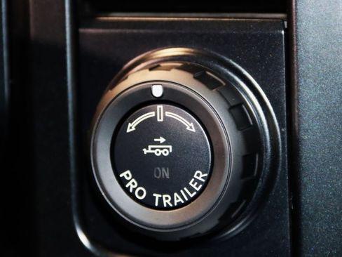 Used 2023 Ford F250 Platinum w/ FX4 Off-Road Package AWD/4WD image 30